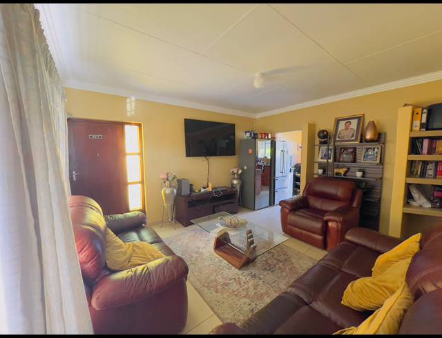 4 BEDROOM HOUSE FOR SALE IN SONHEUWEL EXT 1